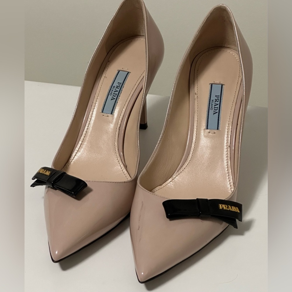 Prada Cream heels with black Bow - size 7 1/2